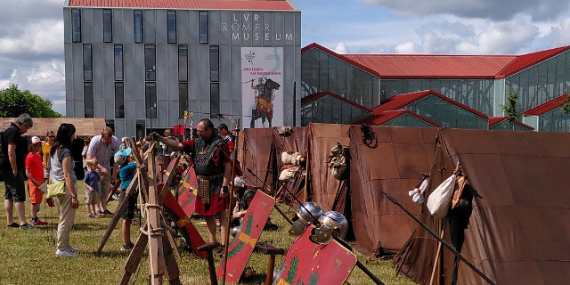 Lagerszene vor dem LVR-Römermuseum Xanten | © I. Roemercohorte Opladen e.V.
