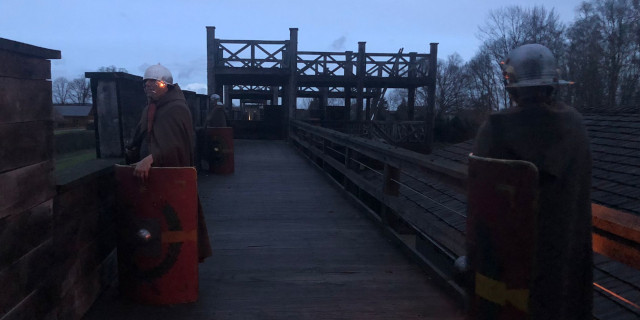 Roman legionairies as night watchmen on the Roman fortification in Haltern | © I. Roemercohorte Opladen e.V.